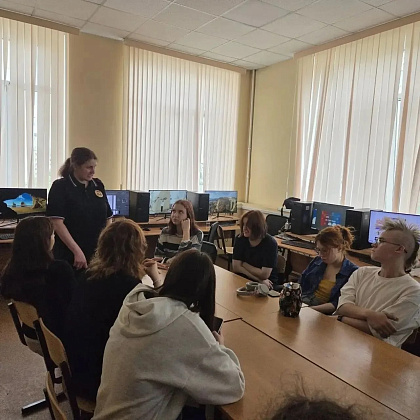 Полицейские по району Сокольники г. Москвы провели серию профилактических лекций для школьников и студентов