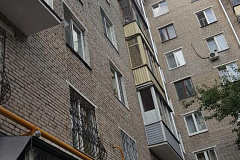 В Мосжилинспекцию поступило обращение жителей дома 39 по улице Гастелло (район Сокольники, управляющая организация – ГБУ «Жилищник района Сокольники») о несанкционированном размещении вентиляционной трубы на фасаде здания