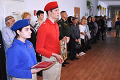 Парта героя